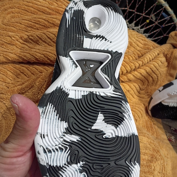 Nike Black and White Sneakers - Picture 2 of 6